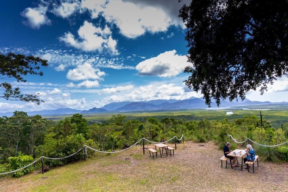 Aparthotel Vista Hinchinbrook Cardwell Esterno foto