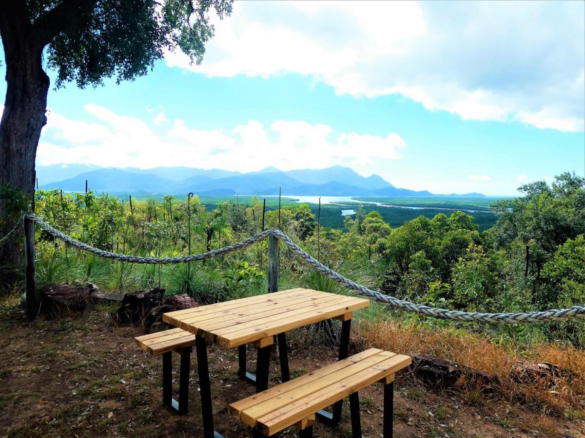 Aparthotel Vista Hinchinbrook Cardwell Esterno foto
