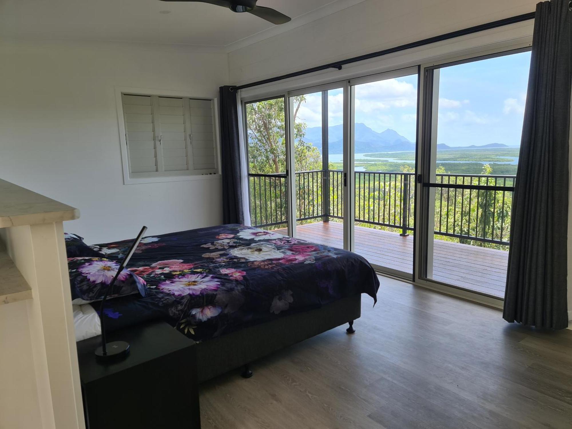 Aparthotel Vista Hinchinbrook Cardwell Esterno foto