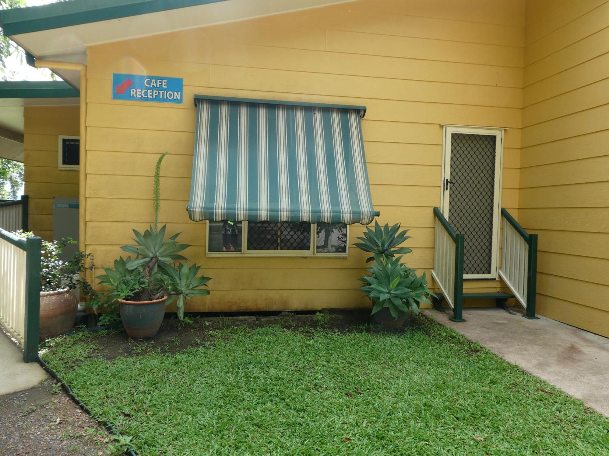 Aparthotel Vista Hinchinbrook Cardwell Esterno foto
